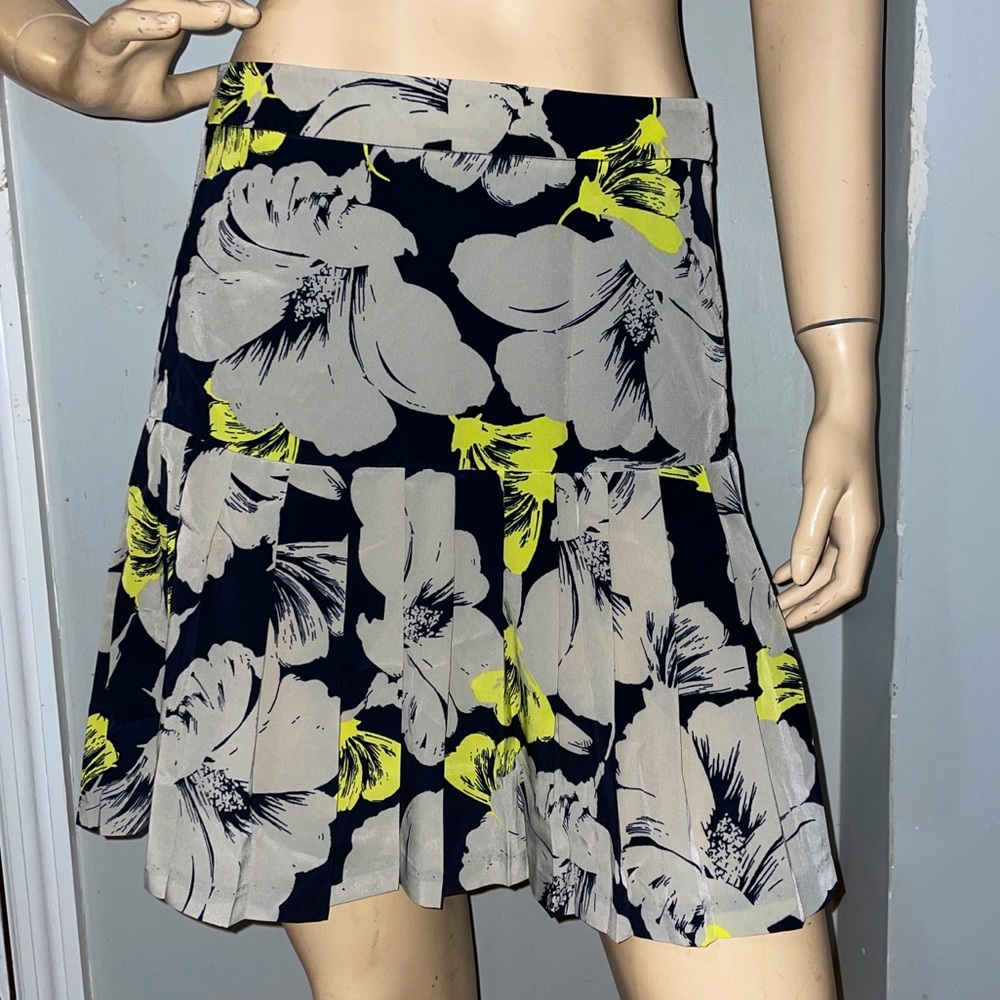 Banana Republic Floral Pleated Skater Skirt - Picture 3 of 5